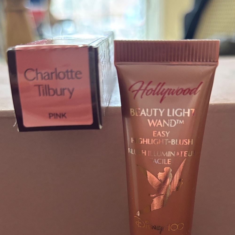 Charlotte Tilbury Pink Highlight-Blush Wand - Picture 3 of 3